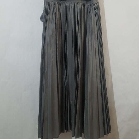 Banana republic silk silver gray dress - Picture 11 of 16